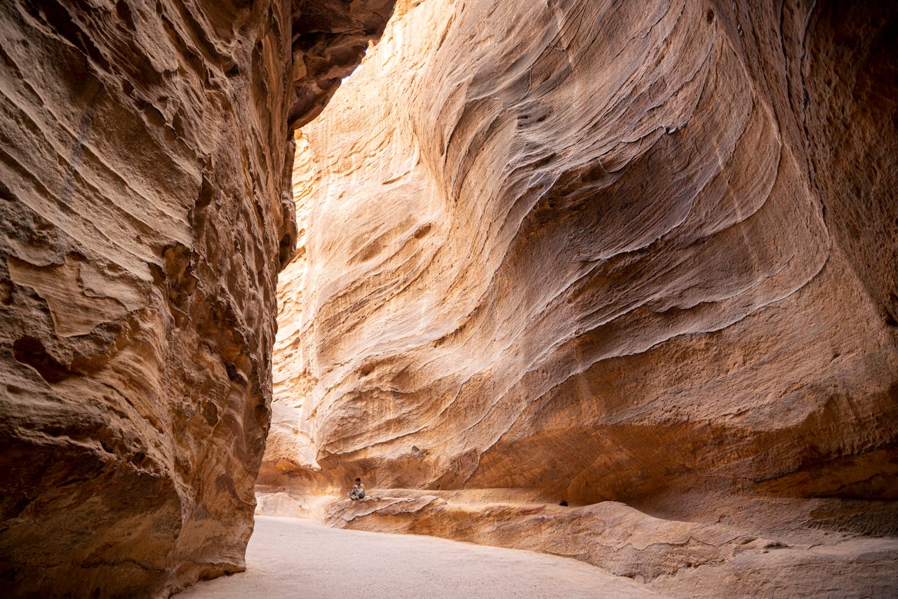 First breathtaking view of Petra’s Treasury as seen from the end of the Siq walk